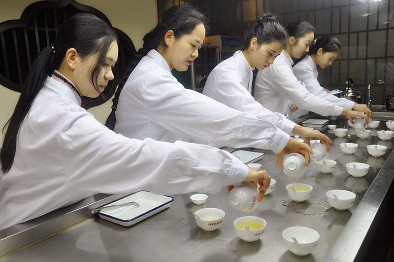 如何报名天晟茶艺的高级茶艺师培训课程？